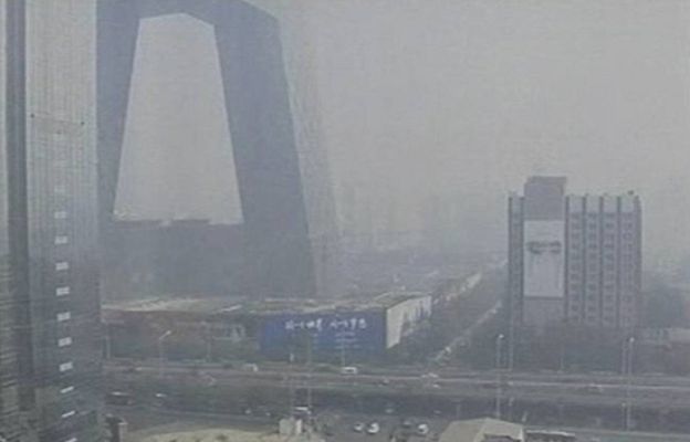 La 2 Noticias - Pekín reduce el tráfico