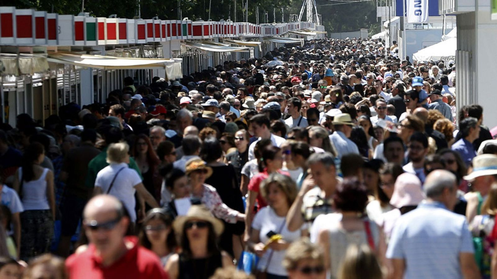 Veteranos y recién llegados a las letras comparten su pasión en la Feria del Libro