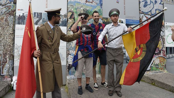 Telediario 1 - El Muro de Berlín, de símbolo de división a integración por el fútbol
