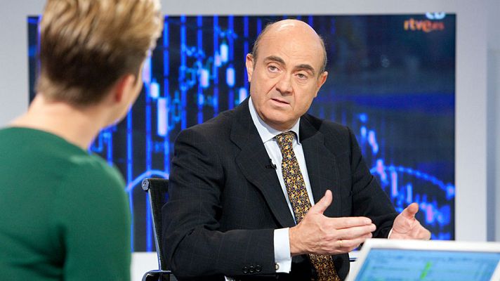 Los desayunos - Guindos: "El Gobierno tiene su propia hoja de ruta, que nos está sacando de la crisis"