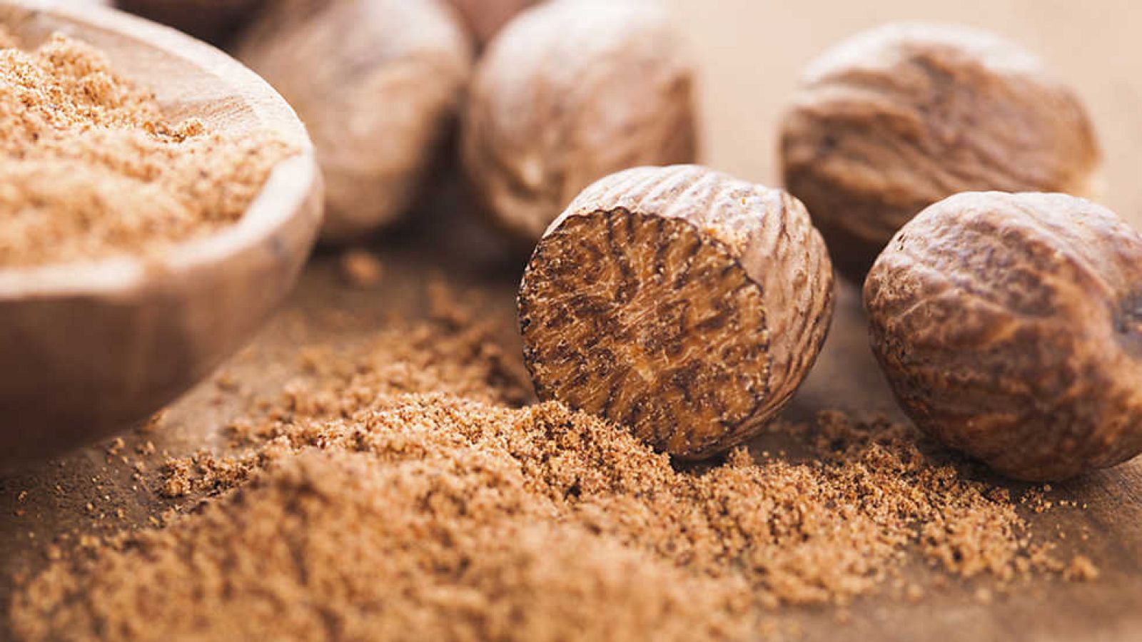 Documenta2 - La ruta de las especias: Nuez moscada y clavo - Ver ahora