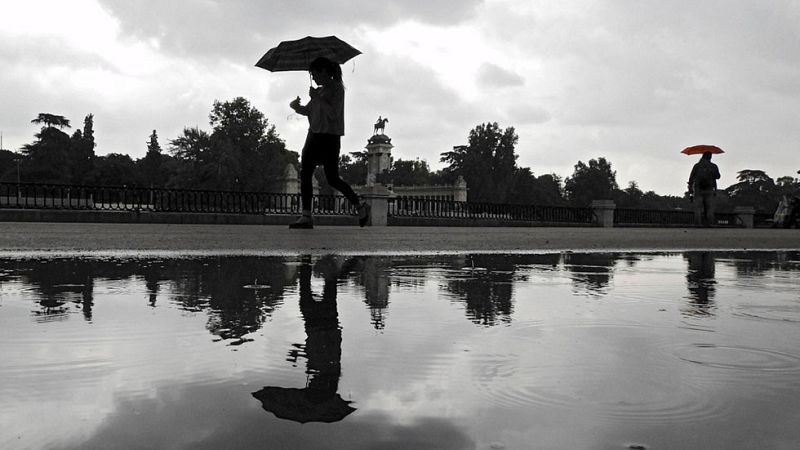 Fuertes lluvias colapsan Madrid, con problemas en el Metro y las carreteras