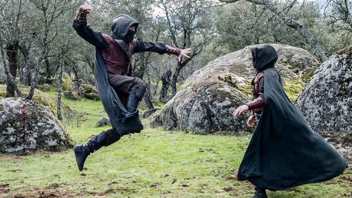 Águila Roja - Dos Águilas Rojas enfrentados en una lucha a muerte