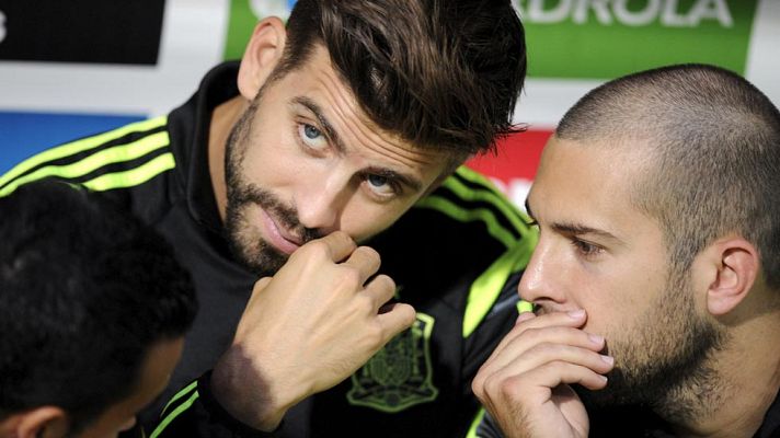 Telediario 1 - Piqué viaja con España a Bielorrusia