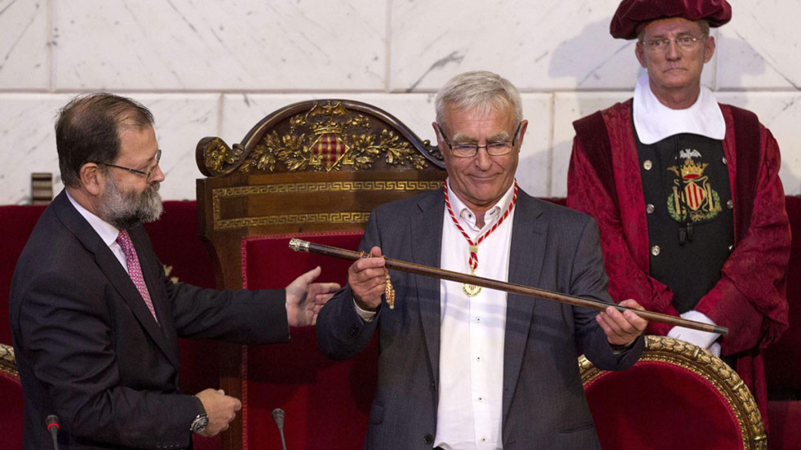 Joan Ribó, de Compromís, se convierte en el nuevo alcalde del ayuntamiento de Valencia