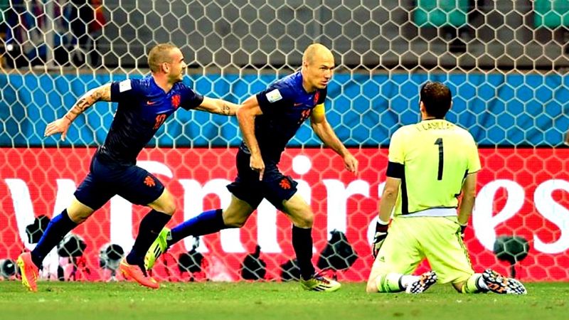 Aquel 5-1 en el debut de Brasil ha cambiado la historia de la selección española de fútbol. Torció el camino de la Roja en el Mundial y además aceleró la renovación del equipo.