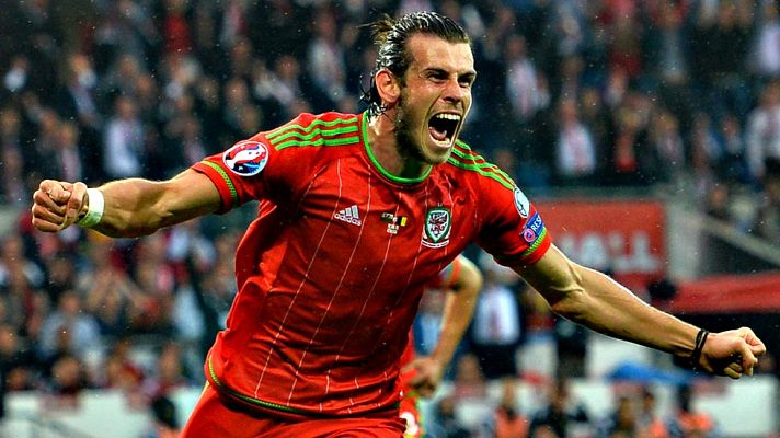 Telediario 1 - Bale da la victoria a Gales con Rafa Benítez en la grada