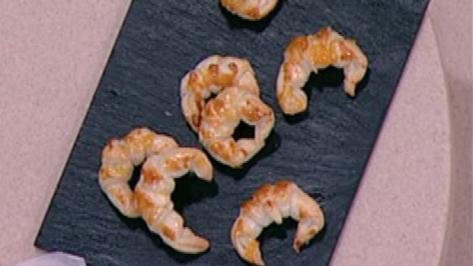 Cruasanes rellenos de caramelo y cruasanes salados