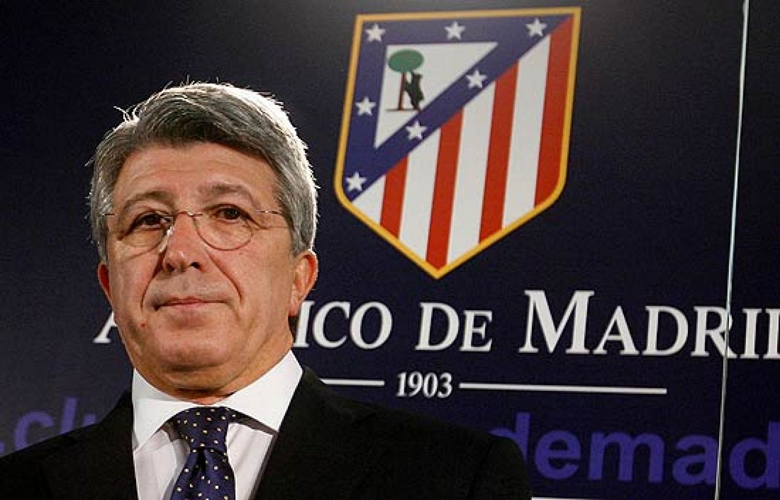 Todos están con el Atlético. El objetivo del Presidente Cerezo es reunir todas las pruebas posibles para recurrir la injusta sanción impuesta por la UEFA al equipo rojiblanco