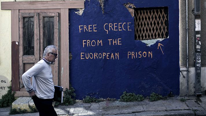 Telediario 1 - Los griegos reconocen preocupación e incertidumbre