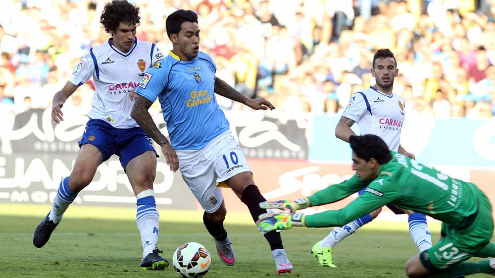 El partido definitivo por el ascenso a Primera División se juega en Las Palmas entre los canarios y el Zaragoza, que llega con el 3-1 a favor de la ida.