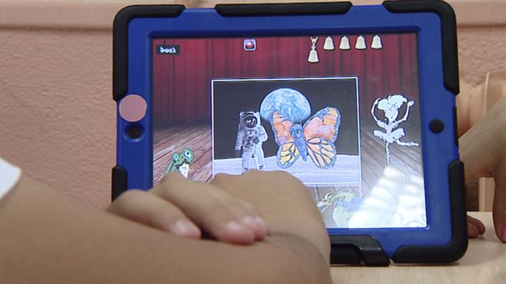 Telediario 1 - Existen más de cien mil Apps educativas para que los niños refuercen lo que han aprendido