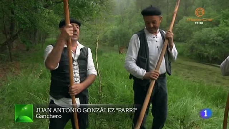 Aquí la Tierra-Río abajo con los gancheros