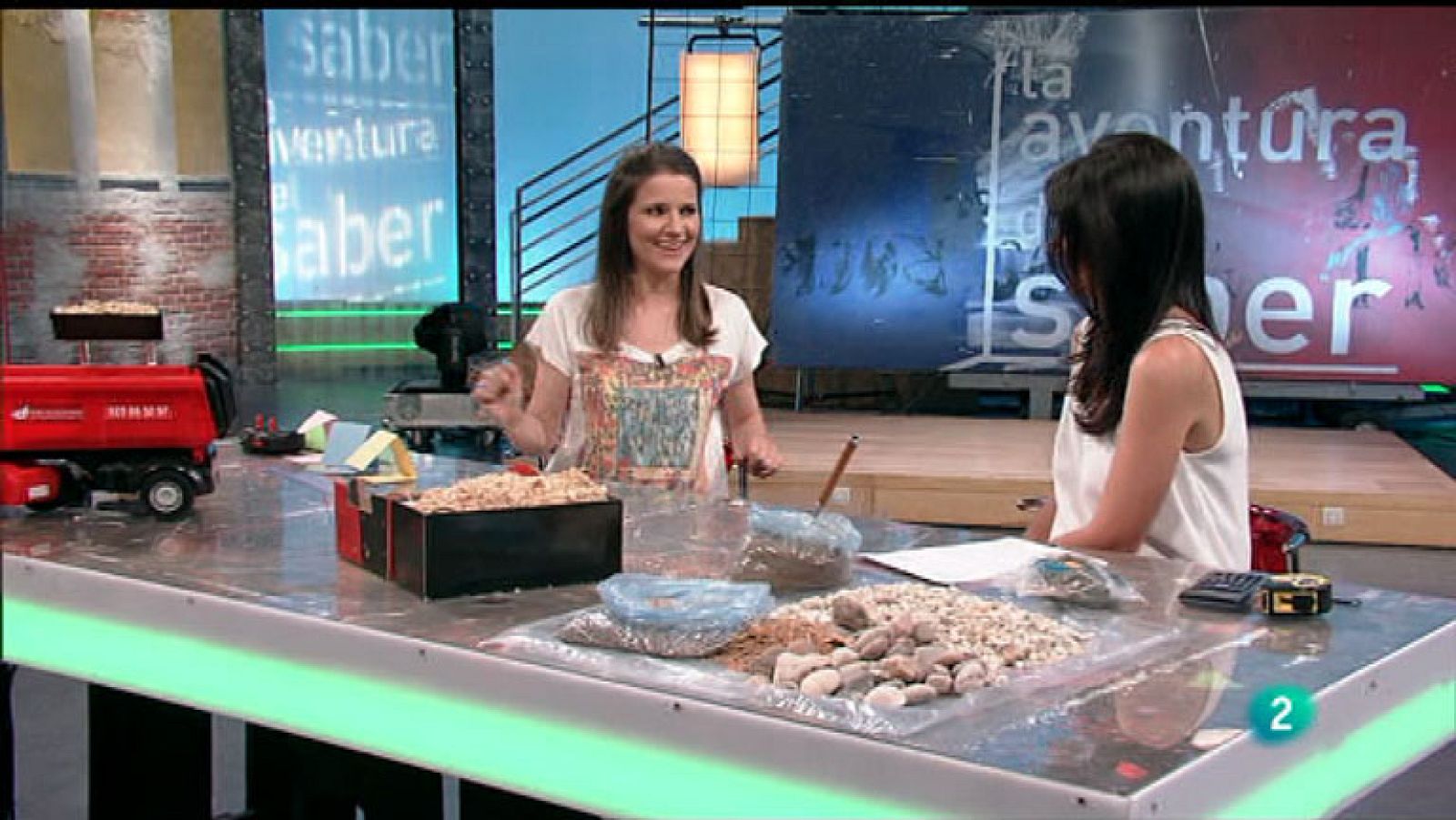 La Aventura del Saber. Sección "La pregunta matemática". Guadalupe Castellano. ¿Qué ocupa más, un metro cúbico de grava o un metro cúbico de arena?