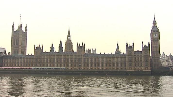 Telediario 1 - Las cuentas de la reina