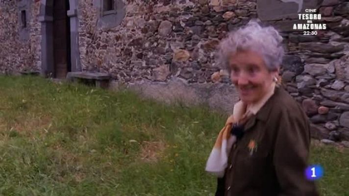 Aquí la Tierra - Tocando el pandero leonés