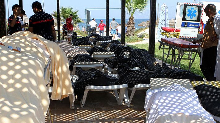 Telediario 1 - Al menos 37 muertos en un atentado contra un hotel español en una playa de Túnez