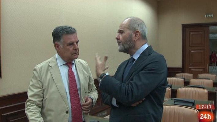 Parlamento - Dimisiones por los ERE