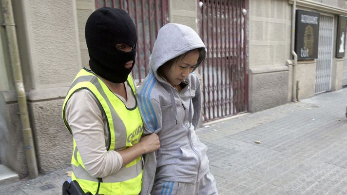 Informativo 24h - Varios detenidos en Barcelona en una operación contra una red de trata de personas