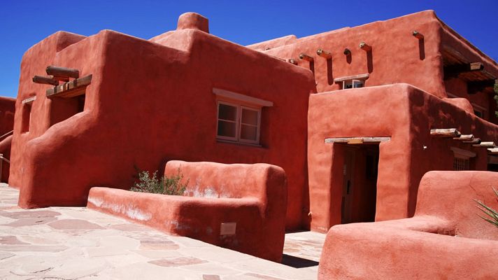 Telediario 1 - Las casas de adobe empiezan a construirse en España