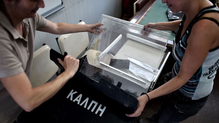 Telediario 1 - Los griegos se preparan para el referéndum