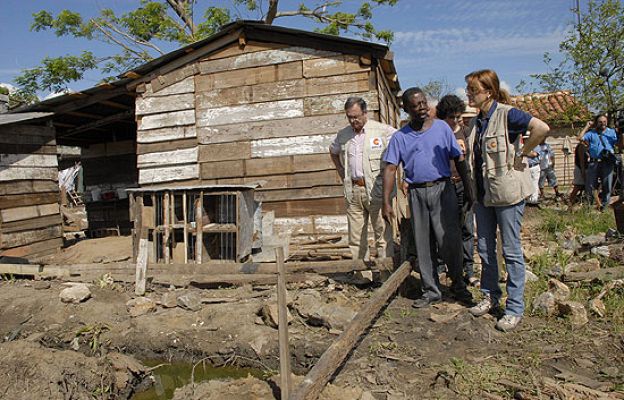  - Ayuda española para los huracanes