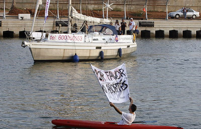 Reporteros del telediario - Somos testigos en exclusiva de lo ocurrido a bordo del barco abortista - Reporteros del Telediario | Ver