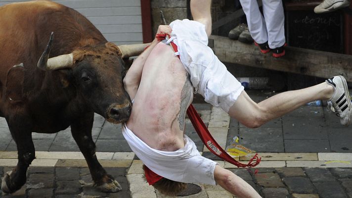 Telediario 1 - Primer encierro de San Fermín frenético y accidentado