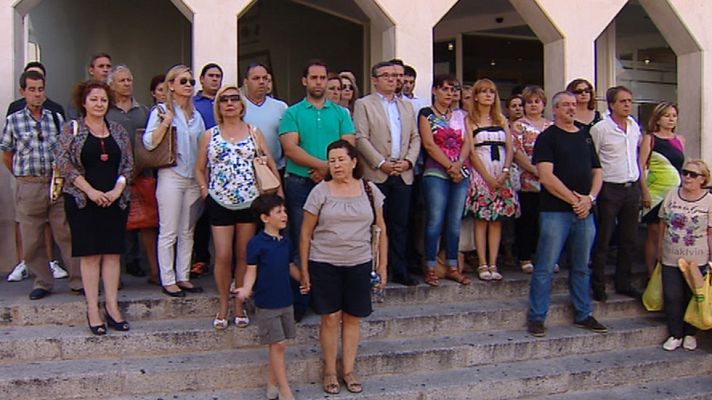 Telediario 1 - Un hombre mata presuntamente a su expareja y luego se ahorca en Arganda, en Madrid