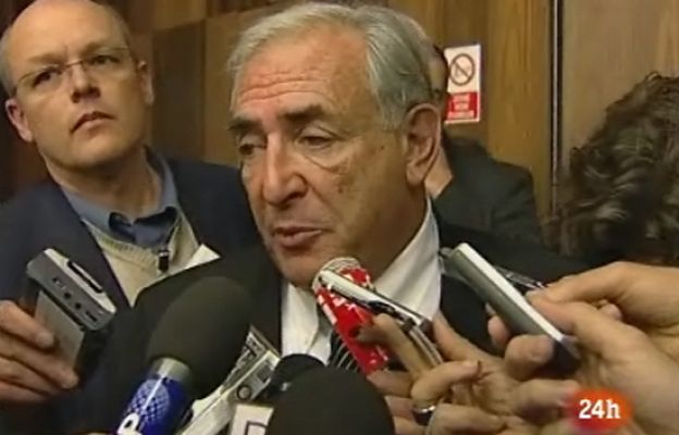  - El director del FMI se disculpa