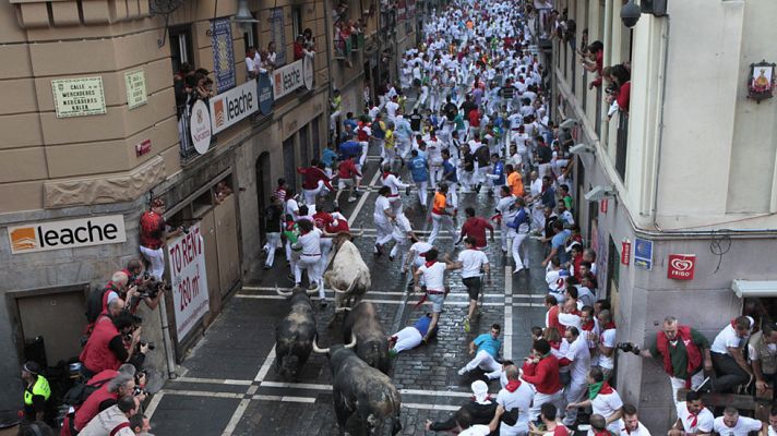 San Fermín - Sexto encierro de San Fermín 2015 desde el aire