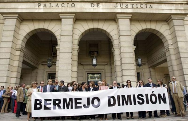 Los secretarios judiciales secundan en un 90% el paro de protesta