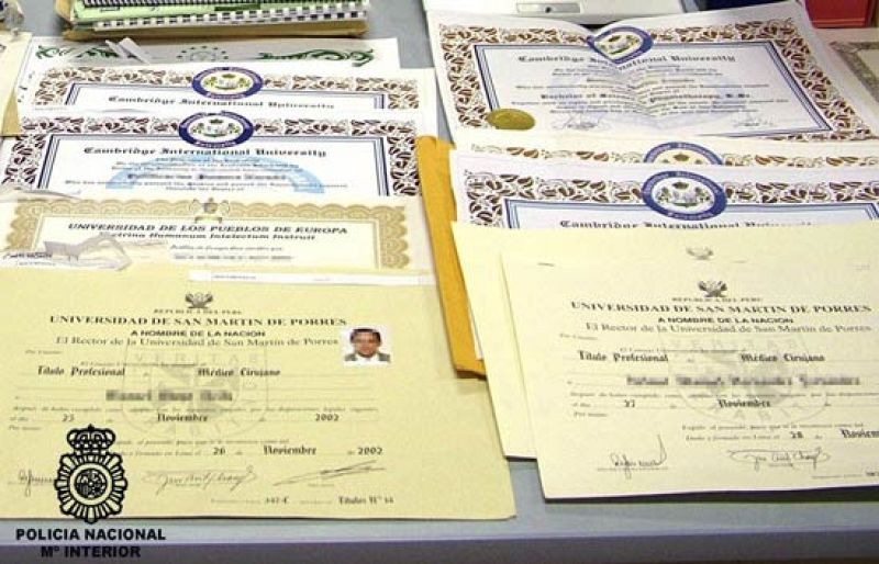 La Policía ha destapado una trama de falsificación de títulos universitarios | Ver