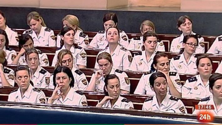 Parlamento - Mujeres en la Policía