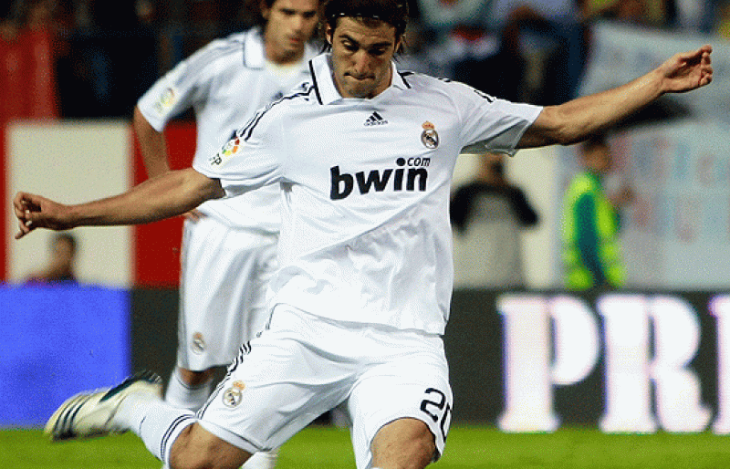 El Real Madrid inicia su asalto a Turín en un buen momento para llevarse éste clásico de la Champions. La juve cuenta con numerossas bajas y la continuidad de Ranieri depende en gran parte del resultado del partido ante el Madrid.