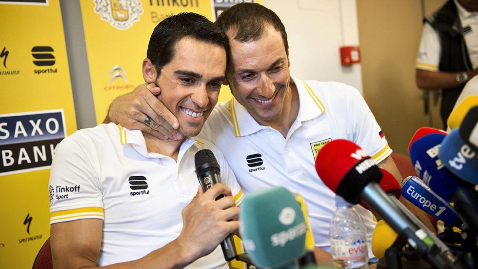El italiano Ivan Basso, compañero de Alberto Contador en el Tinkoff, anunció que abandona el Tour de Francia debido a la detección de un cáncer en el testículo izquierdo que requiere cirugía "lo más pronto posible".