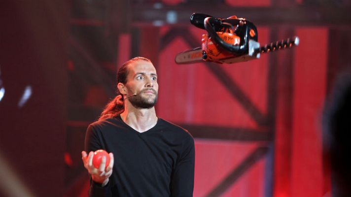 Insuperables - Javier Maper, malabares con una motosierra