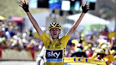 El brit�nico Chris Froome se impuso hoy en la primera etapa de alta monta�a del Tour de Francia y afianz� su ventaja en la general, en la que el colombiano Nairo Quintana, tercero en la meta, parece el �nico capaz de plantarle cara. El ciclista del S