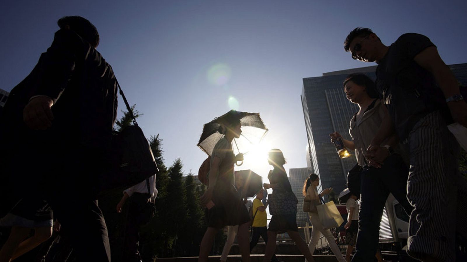 Nubes y temperaturas especialmente altas en el interior peninsular