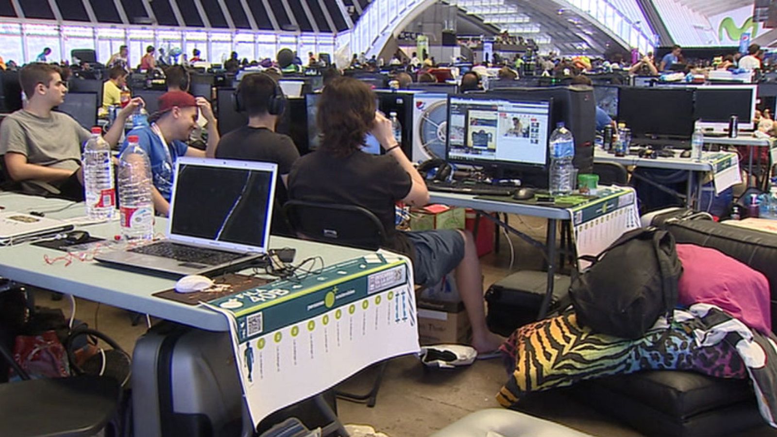 2000 internautas disfrutan de 30gb de banda ancha para descargar y jugar online en la 'Lan Party 2015'