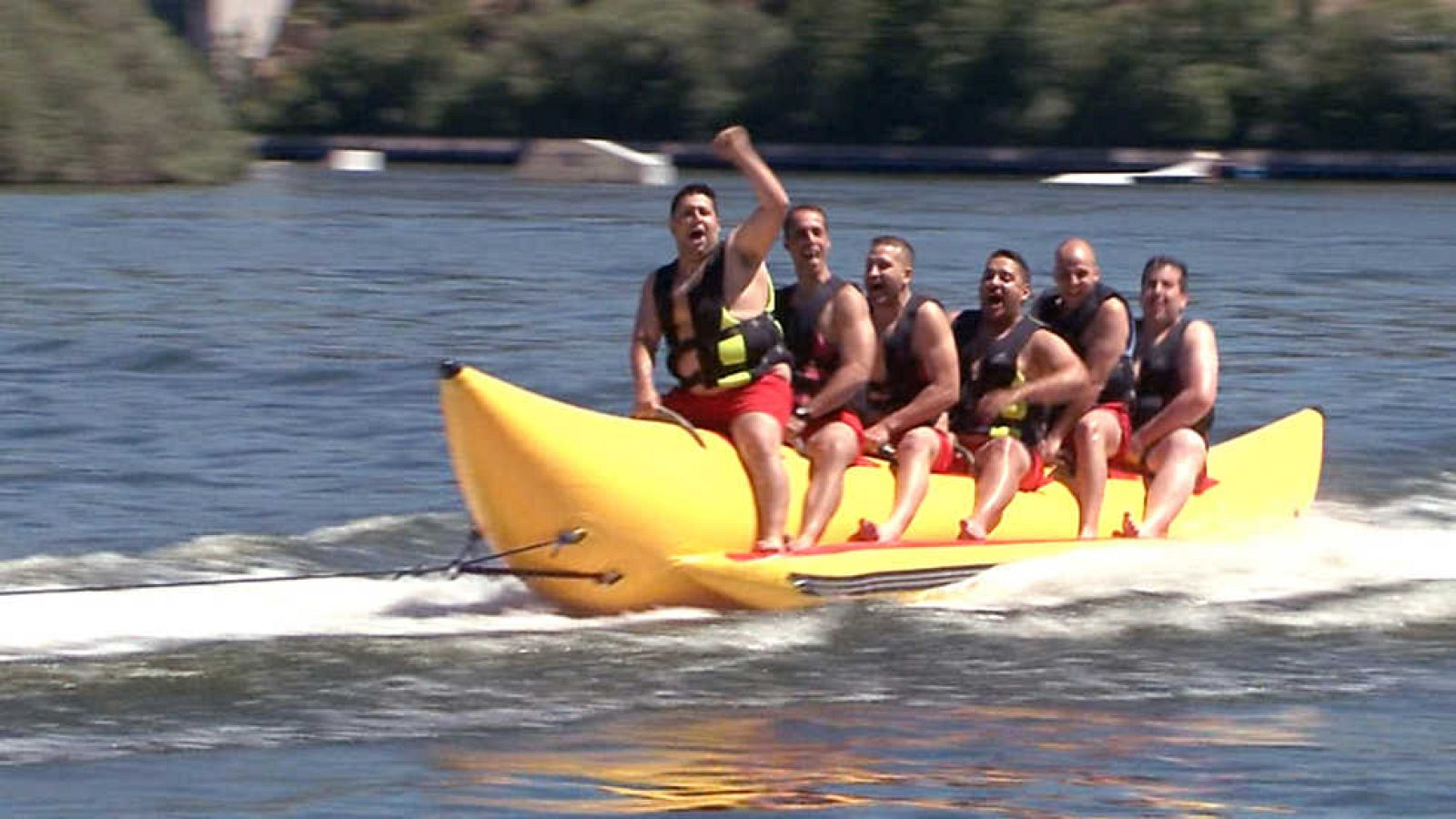 Comando al sol - Sin faldas y a lo loco - ver ahora