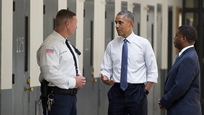 Telediario 1 - Obama visita una cárcel para arrojar luz a los defectos del sistema penitenciario de EE.UU.
