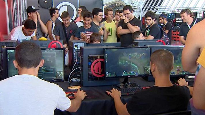 Telediario 1 - En Tenerife se celebra la Lan Party