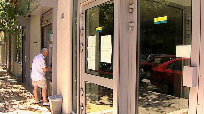 Telediario 1 - En unas horas entrará en vigor la subida del IVA en Grecia