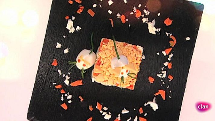  - Tartita de ensaladilla con ratoncito de huevo