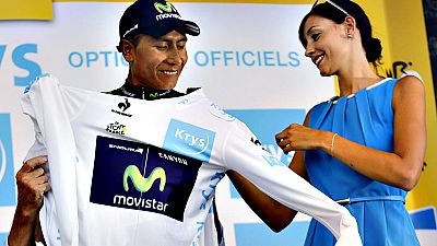 Desde Francesco Moser en 1975 a Nairo Quintana en 2015, el maillot blanco ha distinguido al mejor corredor joven del Tour de Francia. Ciclistas como Contador, Andy Schleck o Tejay Van Garderen lo ha ganado en los �ltimos a�os.