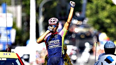 El espa�ol Rub�n Plaza logr� su primera victoria en el Tour de Francia como el hombre m�s r�pido de una larga escapada que culmin� en solitario en la meta de Gap, por delante del eslovaco Peter Sagan y del colombiano Jerlinson Pantano. En la general,