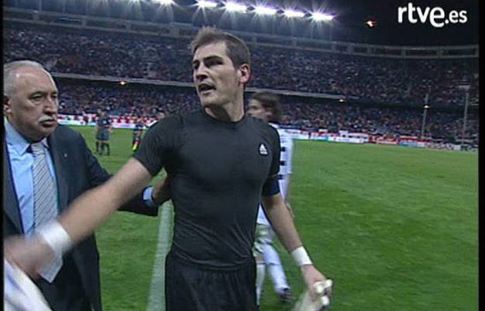 Uno de los fisioterapeutas del Atleti, Sebastián Truyols, ha sido despedido del club rojiblanco por pedirle la camiseta a Iker Casillas tras el derbi entre el Real Madrid y el Atlético.