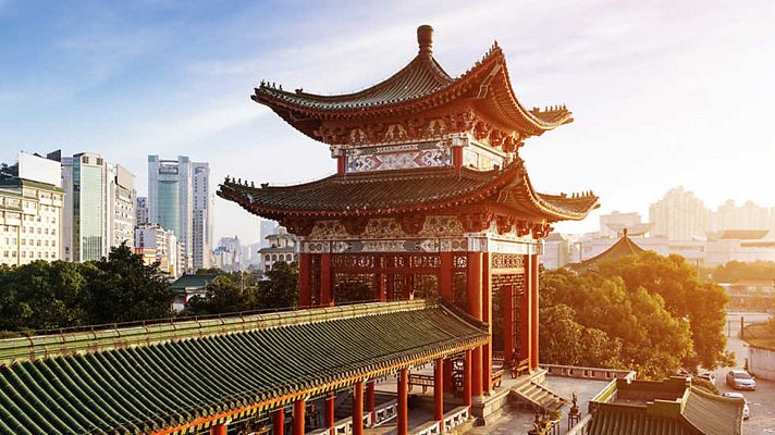 Documenta2 - En la ciudad prohibida. 2ª parte: supervivencia