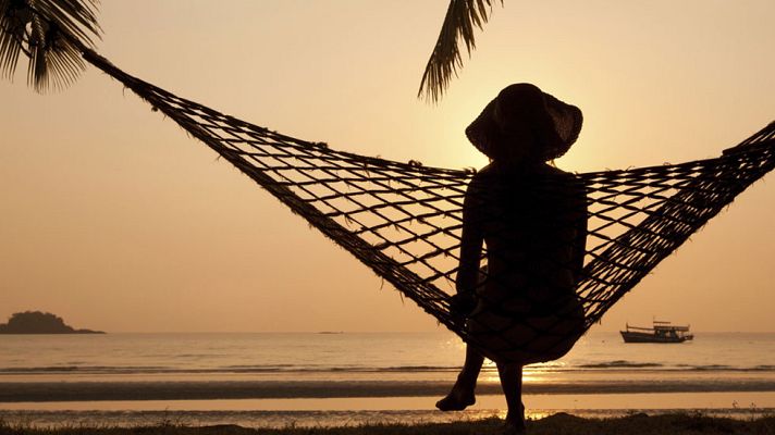 Telediario 1 - Vacaciones pagadas y sin límite de días a cambio de cumplir objetivos